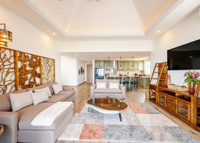 Luxury Oceanview Penthouse, Breathtaking Sunsets *