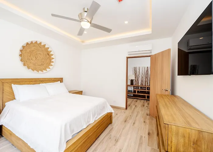 Luxury Oceanview Penthouse, Breathtaking Sunsets *
